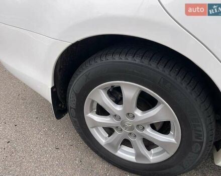 Белый Тойота Камри, объемом двигателя 2.36 л и пробегом 83 тыс. км за 13850 $, фото 7 на Automoto.ua
