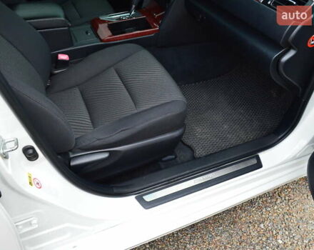 Белый Тойота Камри, объемом двигателя 2.5 л и пробегом 242 тыс. км за 13700 $, фото 17 на Automoto.ua