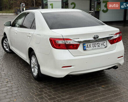 Белый Тойота Камри, объемом двигателя 2.5 л и пробегом 152 тыс. км за 12700 $, фото 16 на Automoto.ua