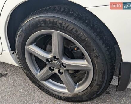 Белый Тойота Камри, объемом двигателя 2.4 л и пробегом 200 тыс. км за 11000 $, фото 12 на Automoto.ua