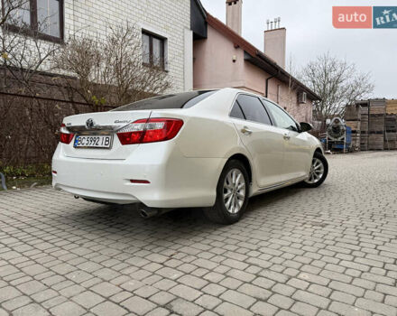 Білий Тойота Камрі, об'ємом двигуна 2.49 л та пробігом 216 тис. км за 12500 $, фото 3 на Automoto.ua