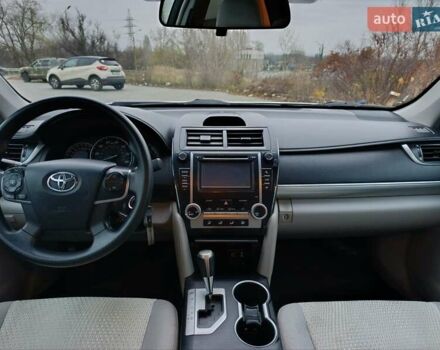 Белый Тойота Камри, объемом двигателя 2.49 л и пробегом 174 тыс. км за 9700 $, фото 10 на Automoto.ua