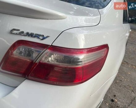 Белый Тойота Камри, объемом двигателя 2.36 л и пробегом 263 тыс. км за 10000 $, фото 11 на Automoto.ua