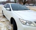 Белый Тойота Камри, объемом двигателя 2.5 л и пробегом 123 тыс. км за 15500 $, фото 1 на Automoto.ua