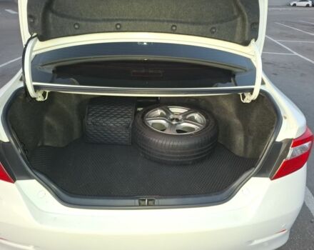 Тойота Камри 2011 в Купянске на Automoto.ua Белый Тойота Камри, объемом двигателя 2.5 л и пробегом 255 тыс. км за 12000 $, фото 6 на Automoto.ua