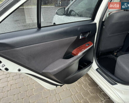 Белый Тойота Камри, объемом двигателя 2.5 л и пробегом 152 тыс. км за 12700 $, фото 20 на Automoto.ua