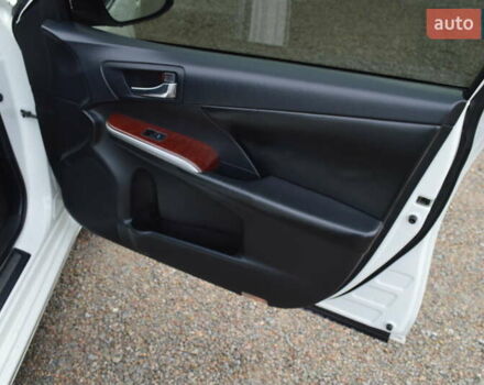 Белый Тойота Камри, объемом двигателя 2.5 л и пробегом 242 тыс. км за 13700 $, фото 14 на Automoto.ua