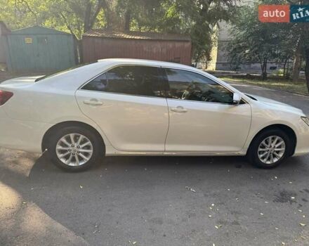Белый Тойота Камри, объемом двигателя 2.5 л и пробегом 117 тыс. км за 15499 $, фото 5 на Automoto.ua