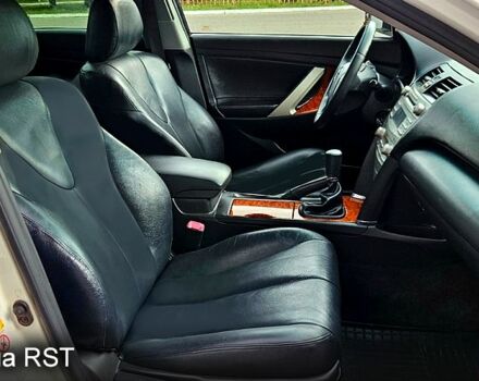 Белый Тойота Камри, объемом двигателя 2.4 л и пробегом 163 тыс. км за 8800 $, фото 3 на Automoto.ua