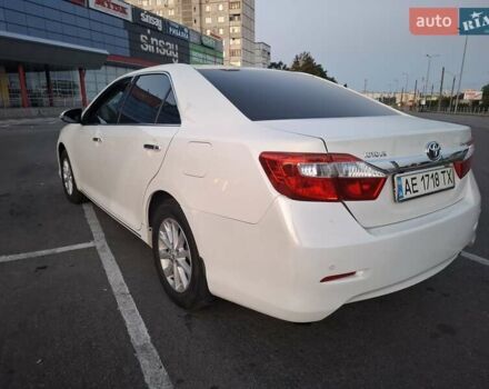 Белый Тойота Камри, объемом двигателя 2.5 л и пробегом 243 тыс. км за 13500 $, фото 16 на Automoto.ua
