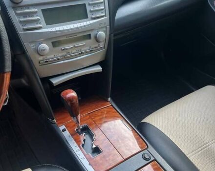 Белый Тойота Камри, объемом двигателя 2.36 л и пробегом 263 тыс. км за 10000 $, фото 17 на Automoto.ua