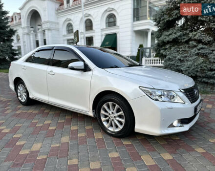Белый Тойота Камри, объемом двигателя 2.5 л и пробегом 200 тыс. км за 11900 $, фото 4 на Automoto.ua