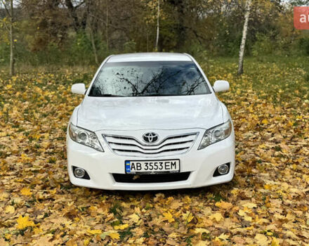 Тойота Камри 2011 в Виннице на Automoto.ua Белый Тойота Камри, объемом двигателя 2.5 л и пробегом 230 тыс. км за 10250 $, фото 18 на Automoto.ua