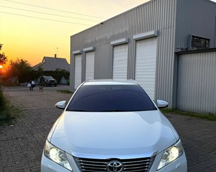 Белый Тойота Камри, объемом двигателя 2.5 л и пробегом 154 тыс. км за 15500 $, фото 1 на Automoto.ua