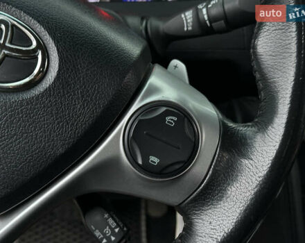 Білий Тойота Камрі, об'ємом двигуна 2.5 л та пробігом 180 тис. км за 11400 $, фото 29 на Automoto.ua