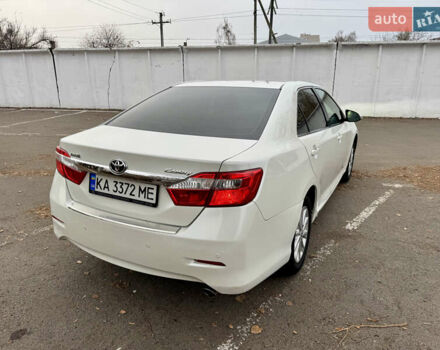 Белый Тойота Камри, объемом двигателя 2.49 л и пробегом 280 тыс. км за 9800 $, фото 4 на Automoto.ua