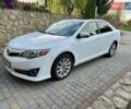Белый Тойота Камри, объемом двигателя 2.49 л и пробегом 212 тыс. км за 13500 $, фото 1 на Automoto.ua
