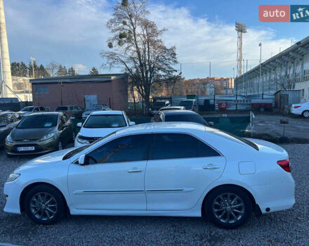 Белый Тойота Камри, объемом двигателя 2.5 л и пробегом 170 тыс. км за 11200 $, фото 3 на Automoto.ua