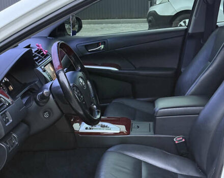 Белый Тойота Камри, объемом двигателя 2.5 л и пробегом 157 тыс. км за 15000 $, фото 9 на Automoto.ua