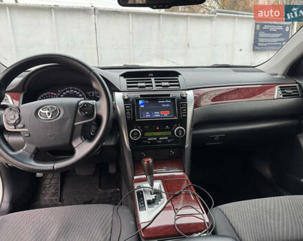 Белый Тойота Камри, объемом двигателя 2.49 л и пробегом 280 тыс. км за 9800 $, фото 13 на Automoto.ua