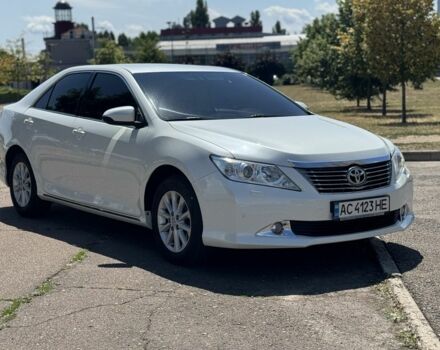 Белый Тойота Камри, объемом двигателя 2.5 л и пробегом 188 тыс. км за 11500 $, фото 2 на Automoto.ua