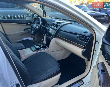 Белый Тойота Камри, объемом двигателя 2.5 л и пробегом 170 тыс. км за 11200 $, фото 14 на Automoto.ua