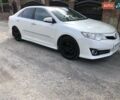 Белый Тойота Камри, объемом двигателя 2.5 л и пробегом 180 тыс. км за 10800 $, фото 1 на Automoto.ua