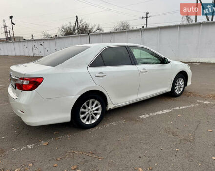 Белый Тойота Камри, объемом двигателя 2.49 л и пробегом 280 тыс. км за 9800 $, фото 3 на Automoto.ua