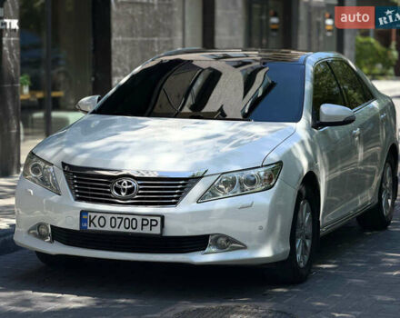 Белый Тойота Камри, объемом двигателя 2.49 л и пробегом 231 тыс. км за 11999 $, фото 5 на Automoto.ua
