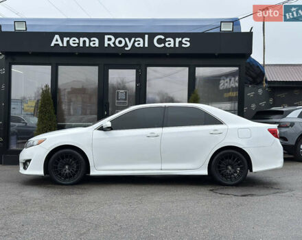 Білий Тойота Камрі, об'ємом двигуна 2.5 л та пробігом 180 тис. км за 11400 $, фото 4 на Automoto.ua