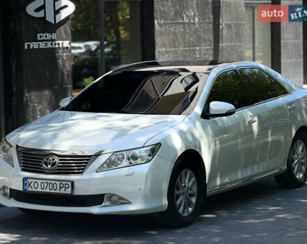 Белый Тойота Камри, объемом двигателя 2.49 л и пробегом 231 тыс. км за 11999 $, фото 1 на Automoto.ua