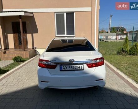 Белый Тойота Камри, объемом двигателя 2.5 л и пробегом 174 тыс. км за 13500 $, фото 11 на Automoto.ua