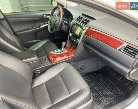 Белый Тойота Камри, объемом двигателя 2.5 л и пробегом 220 тыс. км за 15450 $, фото 41 на Automoto.ua