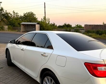 Белый Тойота Камри, объемом двигателя 2.5 л и пробегом 154 тыс. км за 15500 $, фото 5 на Automoto.ua