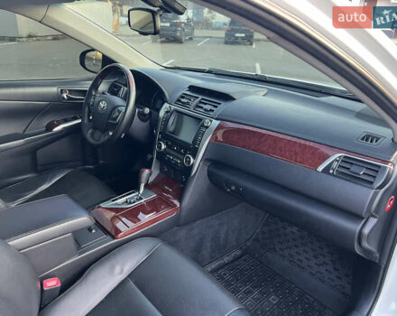 Тойота Камри 2012 в Козельщине на Automoto.ua Белый Тойота Камри, объемом двигателя 2.5 л и пробегом 182 тыс. км за 14000 $, фото 84 на Automoto.ua