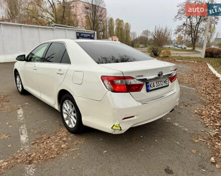 Белый Тойота Камри, объемом двигателя 2.49 л и пробегом 280 тыс. км за 9800 $, фото 5 на Automoto.ua