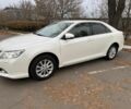 Белый Тойота Камри, объемом двигателя 2.5 л и пробегом 280 тыс. км за 9800 $, фото 5 на Automoto.ua