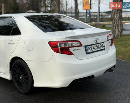 Белый Тойота Камри, объемом двигателя 2.5 л и пробегом 180 тыс. км за 10999 $, фото 9 на Automoto.ua