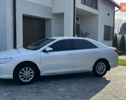 Білий Тойота Камрі, об'ємом двигуна 2.49 л та пробігом 135 тис. км за 13800 $, фото 6 на Automoto.ua