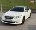 Белый Тойота Камри, объемом двигателя 2.5 л и пробегом 199 тыс. км за 13799 $, фото 1 на Automoto.ua