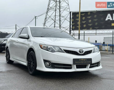 Білий Тойота Камрі, об'ємом двигуна 2.5 л та пробігом 180 тис. км за 11400 $, фото 8 на Automoto.ua