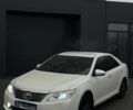 Белый Тойота Камри, объемом двигателя 2.5 л и пробегом 190 тыс. км за 13200 $, фото 1 на Automoto.ua