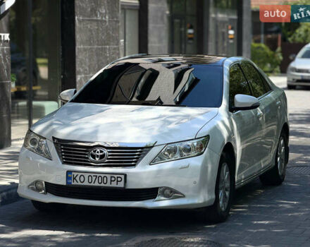 Белый Тойота Камри, объемом двигателя 2.49 л и пробегом 231 тыс. км за 11999 $, фото 4 на Automoto.ua