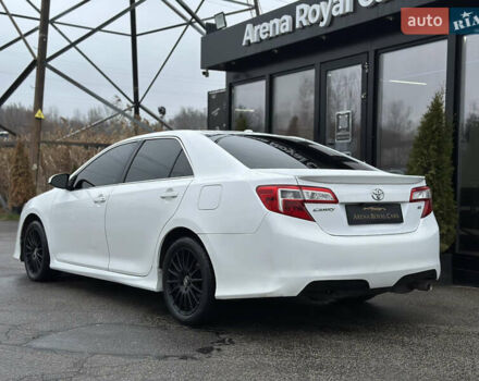 Білий Тойота Камрі, об'ємом двигуна 2.5 л та пробігом 180 тис. км за 11400 $, фото 9 на Automoto.ua