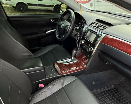 Белый Тойота Камри, объемом двигателя 2.49 л и пробегом 234 тыс. км за 14000 $, фото 9 на Automoto.ua