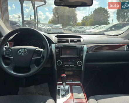 Белый Тойота Камри, объемом двигателя 2.5 л и пробегом 155 тыс. км за 13700 $, фото 5 на Automoto.ua