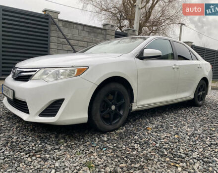 Білий Тойота Камрі, об'ємом двигуна 2.5 л та пробігом 230 тис. км за 10000 $, фото 3 на Automoto.ua