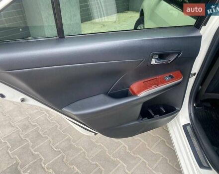 Белый Тойота Камри, объемом двигателя 2.5 л и пробегом 220 тыс. км за 15450 $, фото 30 на Automoto.ua