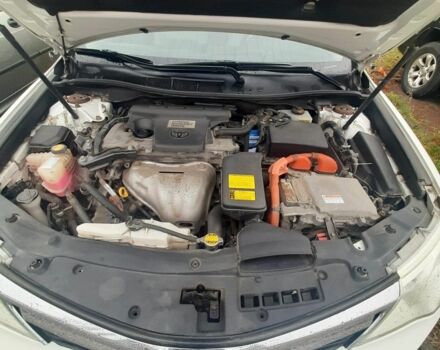 Белый Тойота Камри, объемом двигателя 2.5 л и пробегом 220 тыс. км за 14500 $, фото 3 на Automoto.ua