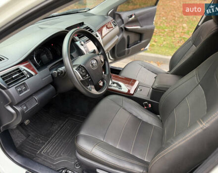 Белый Тойота Камри, объемом двигателя 2.49 л и пробегом 106 тыс. км за 12700 $, фото 23 на Automoto.ua
